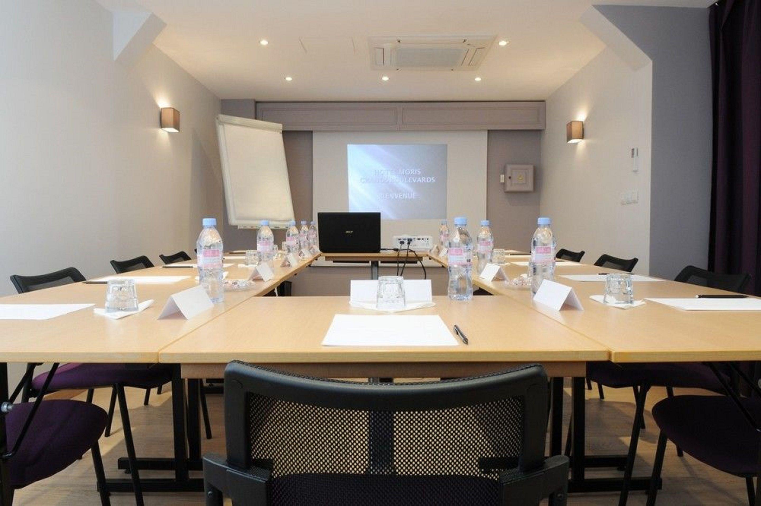 Moris Grands Boulevards Hotel 3*