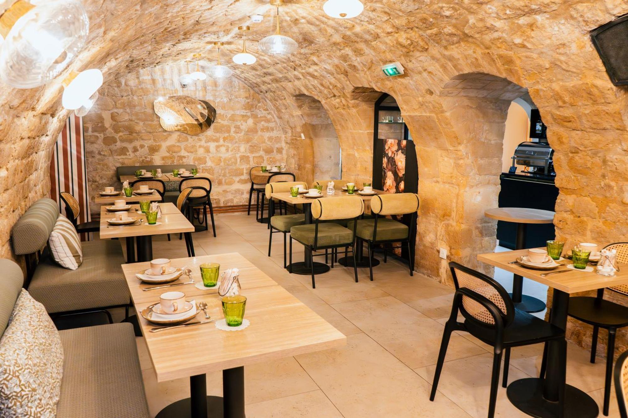 Moris Grands Boulevards Hotel 3*