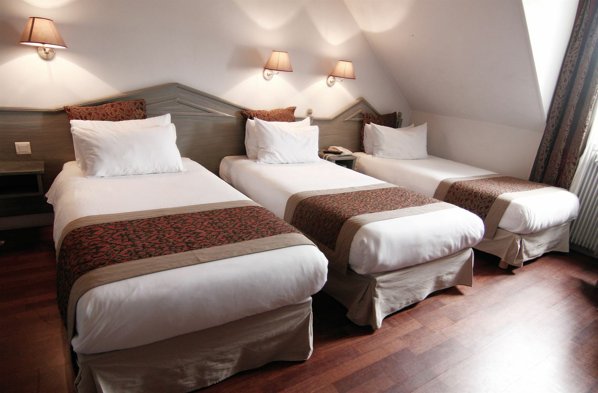 Moris Grands Boulevards Hotel 3*